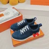Her Mes Boomerang Sneaker