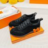 Her Mes Boomerang Sneaker